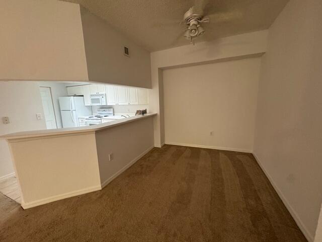 Building Photo - 3023 Alcazar Pl