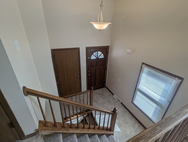 Building Photo - 3351 S 113th St