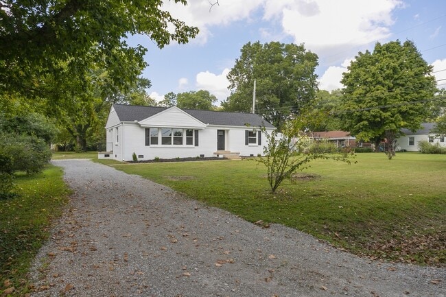 Primary Photo - 102 S Bigby Dr