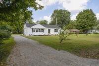 Building Photo - 102 S Bigby Dr
