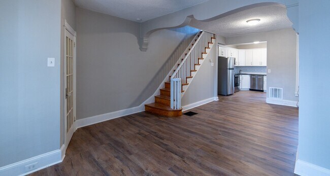 Building Photo - Newly remodeled 3 bedroom Grays Ferry Area