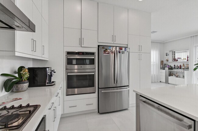 Building Photo - 17222 Blue Bayou Dr