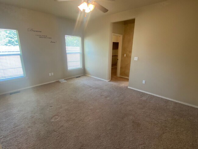 Building Photo - RV/Boat Parking with Nampa Home!