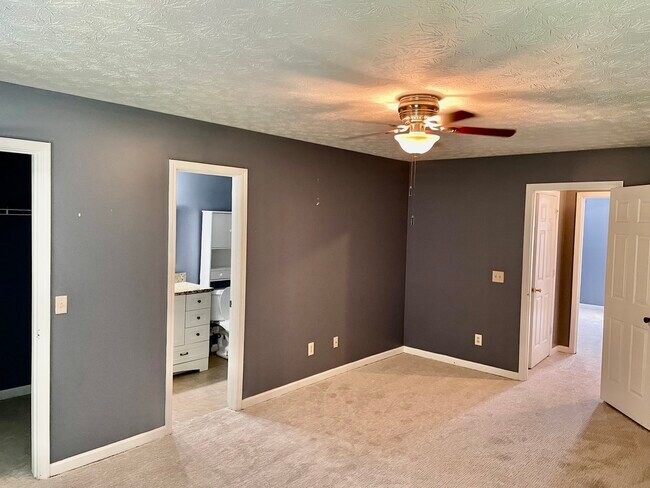 Building Photo - 117 Davis Mill Ct