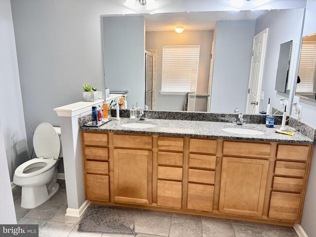 Building Photo - 257 Fairfield Cir W