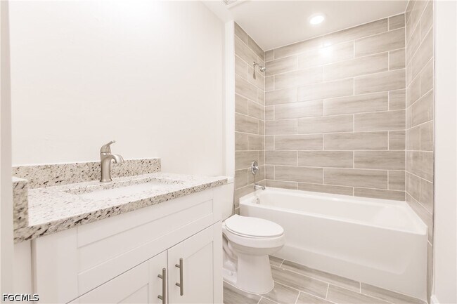 Building Photo - 4724 22nd St SW