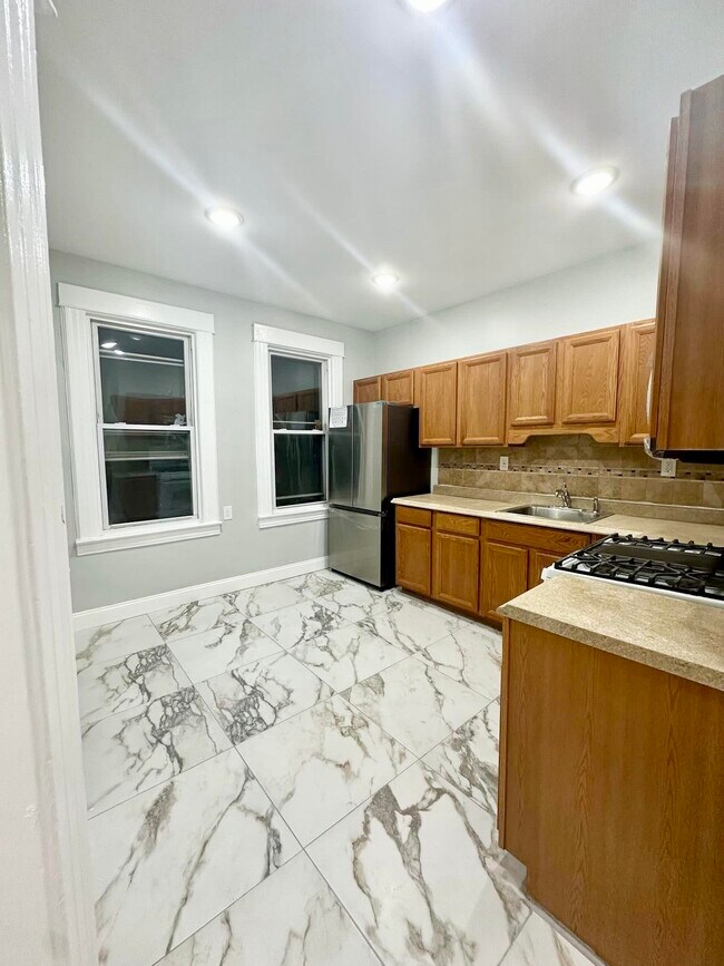 Building Photo - 469 Avenue A