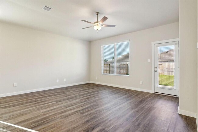 Building Photo - 14230 Rolling Pastures Dr
