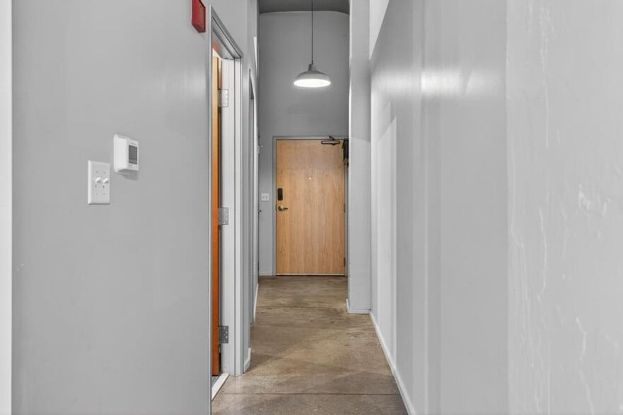 Building Photo - 1136 Washington Ave