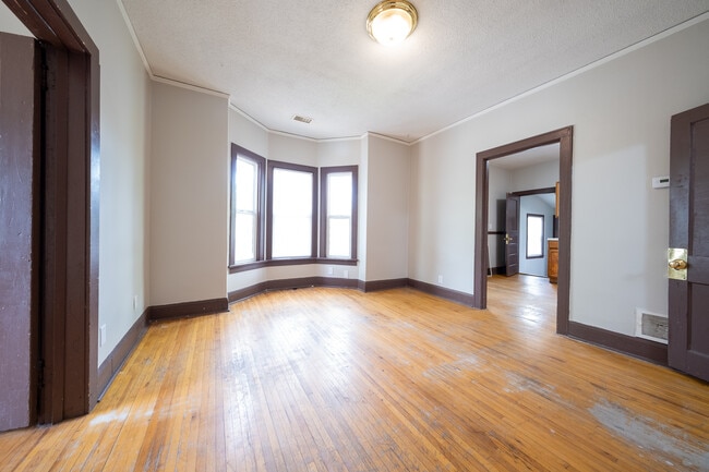 Building Photo - 1084 Sims Ave