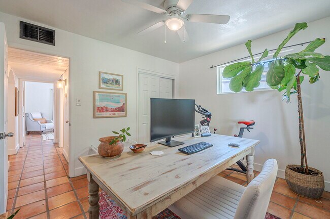 Building Photo - 7214 N 21st Ave
