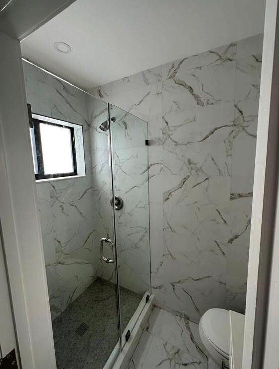 Building Photo - 170 W 58th St