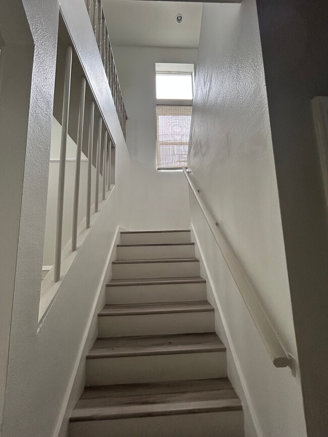 Building Photo - 1752 Cambridge Village Ct