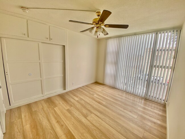 Building Photo - 2014 Ridgeley Dr