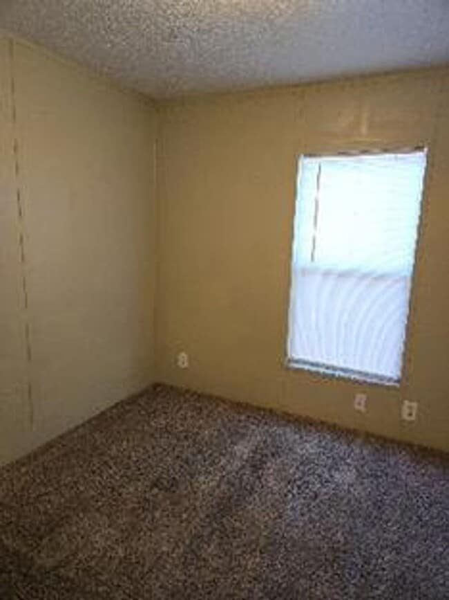 Building Photo - STUDENTS WELCOME! Old Town Fort Collins 3 Bed 2 Bath Mobile Home - Great Location