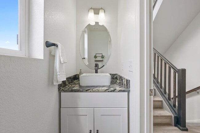 Building Photo - 10280 Yampa St