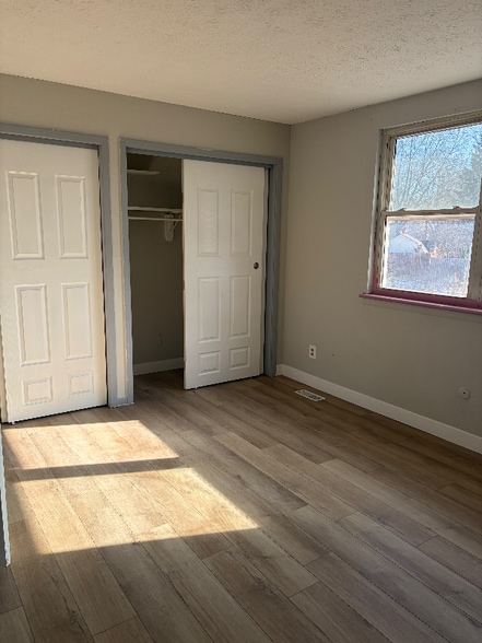 Building Photo - 1263 Joy Ct