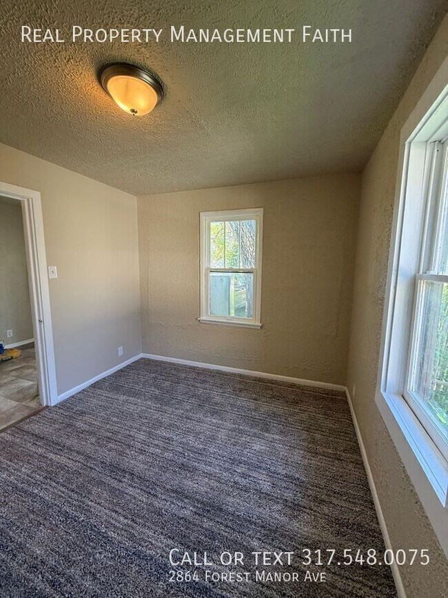 Building Photo - 2864 Forest Manor Ave