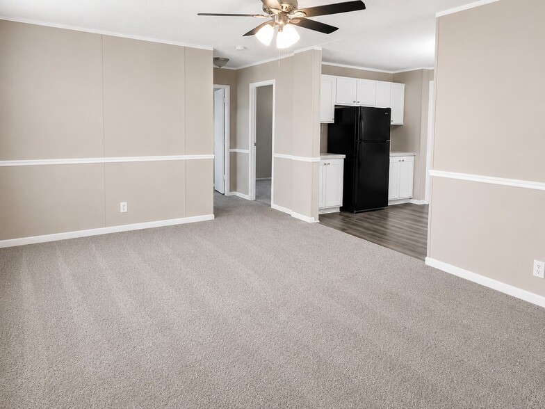 Building Photo - 2914 Vern Dr