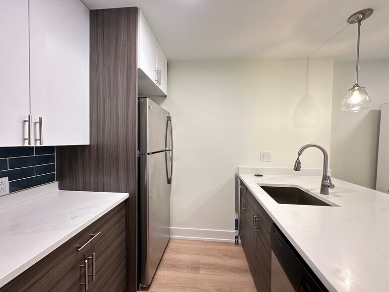 Building Photo - 959 W Grace St