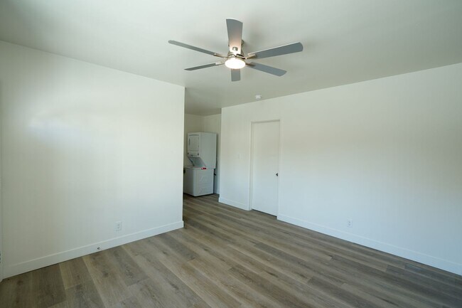 Building Photo - 3447-3449 Dwight Ave