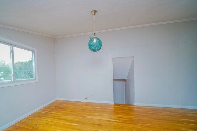 Building Photo - 1274 Beacon St