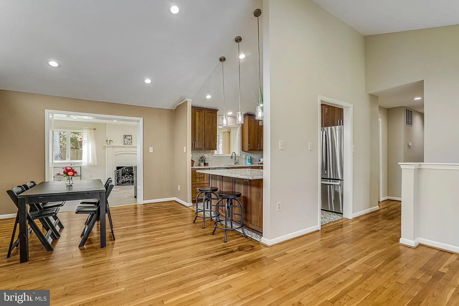 Building Photo - 8651 Cromwell Dr
