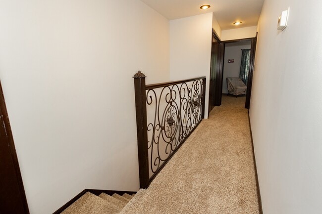 Building Photo - 3191 Sycamore Dr