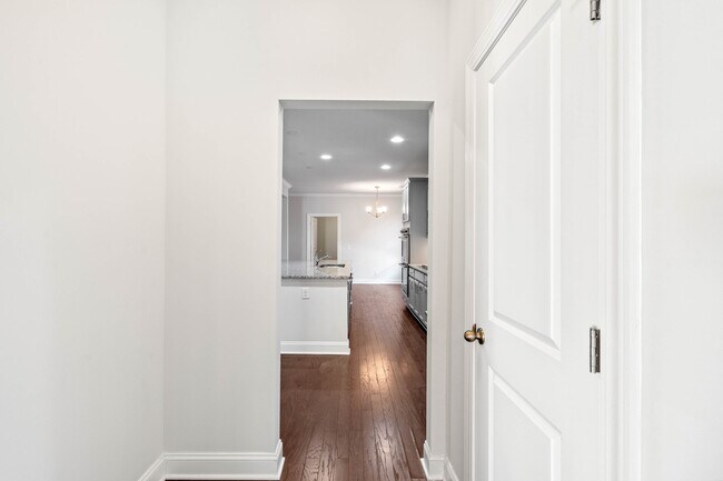 Building Photo - 3740 Sage Dr