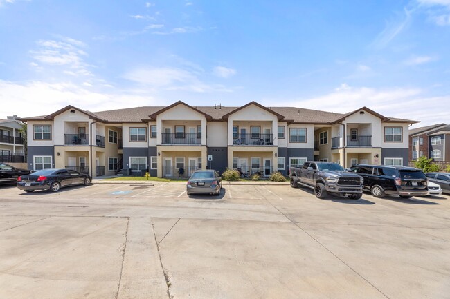 Building Photo - "Spacious 2-Bedroom Euless Retreat with Gr...