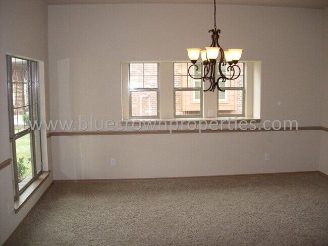 Building Photo - 2172 Liriope Ln