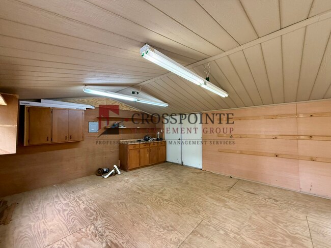 Building Photo - Waterfront 2 Bedroom, 2.5 Bathroom Home!