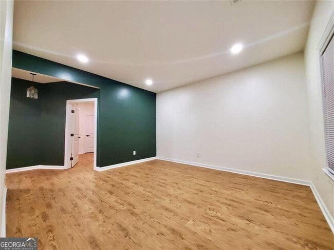 Building Photo - 1834 Walker St