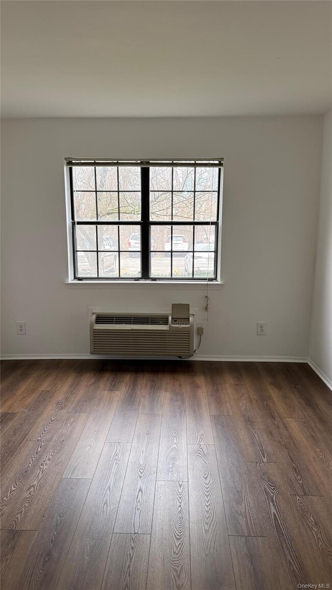 Building Photo - 440 Carpenter Ave