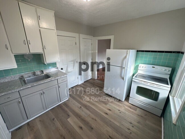 Building Photo - 1504 S Randolph St