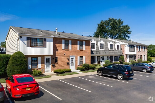 Building Photo - French Court Apartments