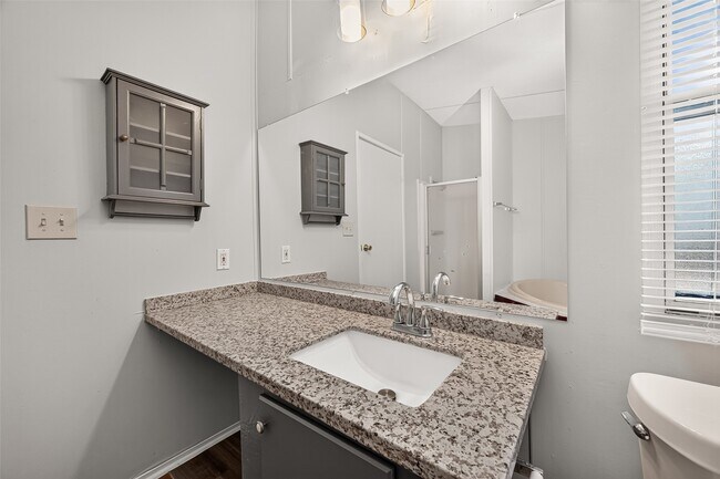 Building Photo - 20306 Mountain Dale Dr