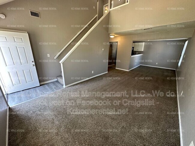 Building Photo - 4221 E 60 Terrace