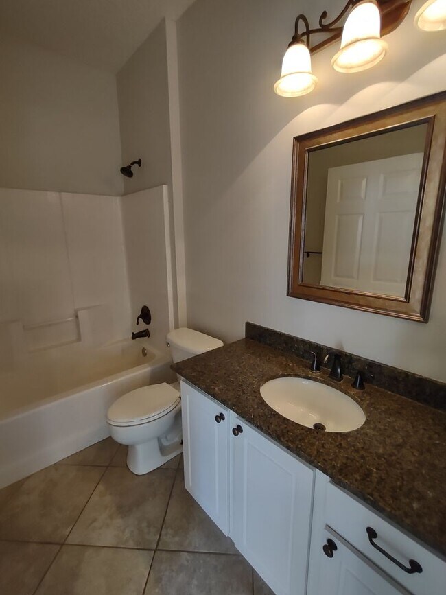 Building Photo - Quail Hollow Upgraded Single Family 4 bedr...