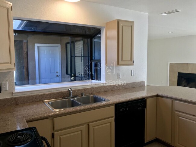 Building Photo - 7409 Village Green Dr