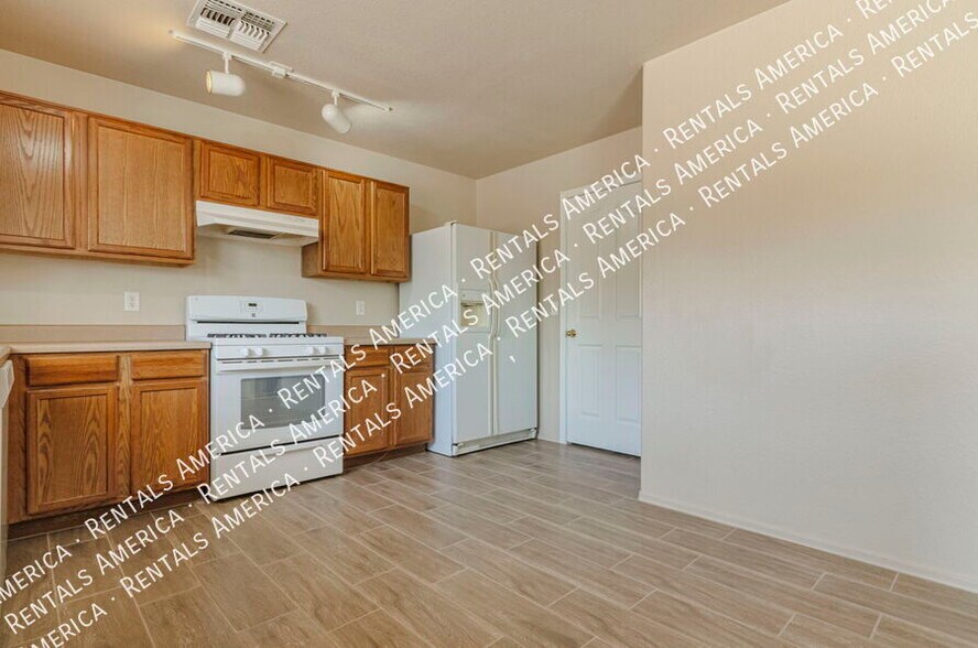 Building Photo - 6644 S SQUAWROOT Pl