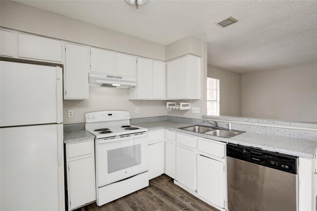 Building Photo - 11907 Alpheus Ave