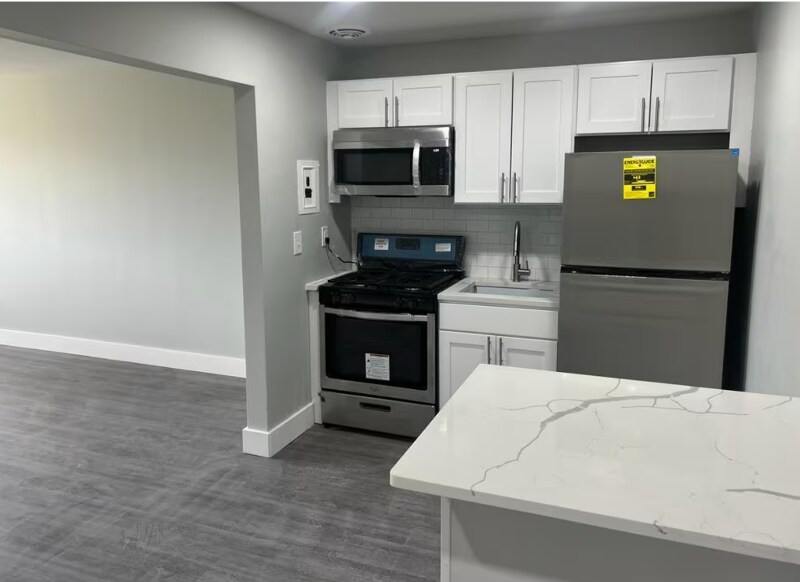 Building Photo - 544 Beachway Ave