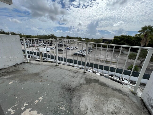 Building Photo - 488 NW 165th St