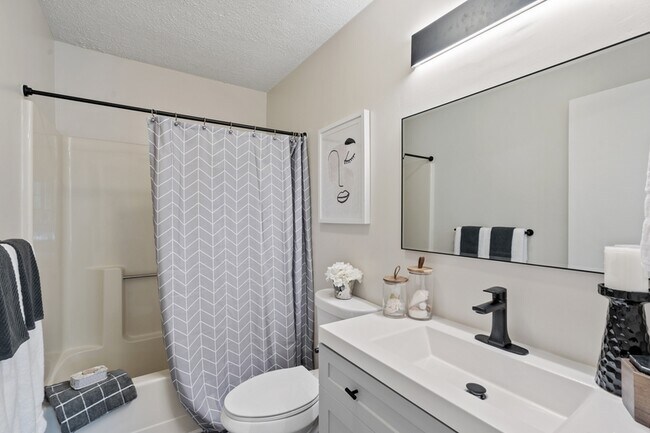 Building Photo - 2533 Bradford Ct