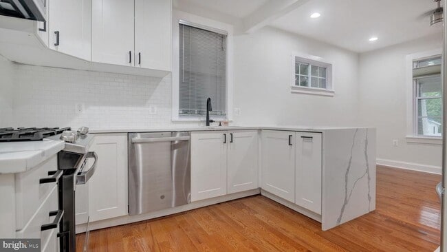 Primary Photo - 3717 36th St