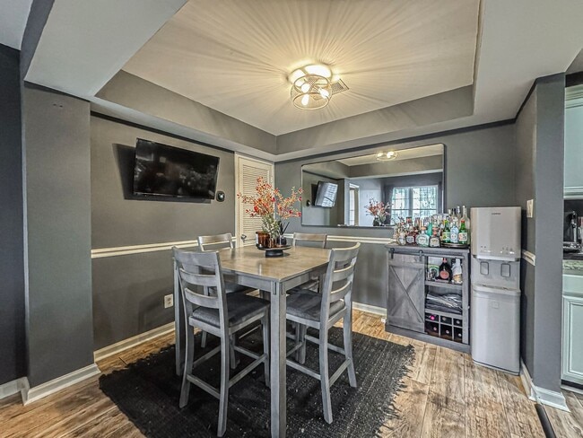 Building Photo - Stylish 3 Bed 3 Bath Condo With Large Balcony in Desired Riverbend at Cascades - Water Included