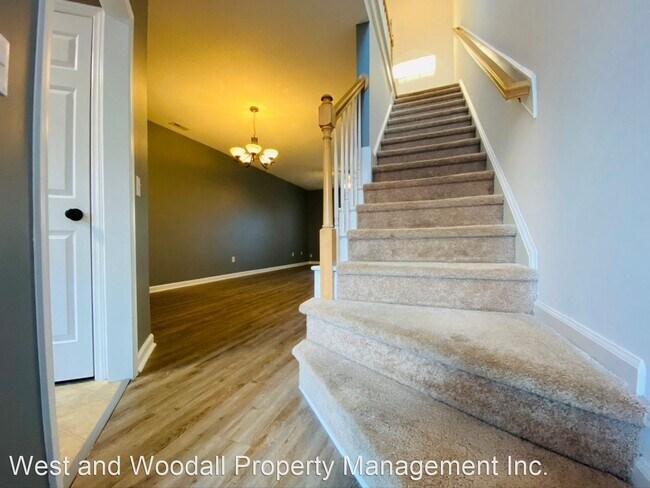 Building Photo - 2 br, 1.5 bath House - 17 Moorefield Court