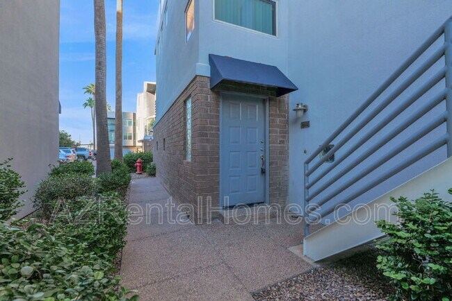 Building Photo - 3633 N 3rd Ave