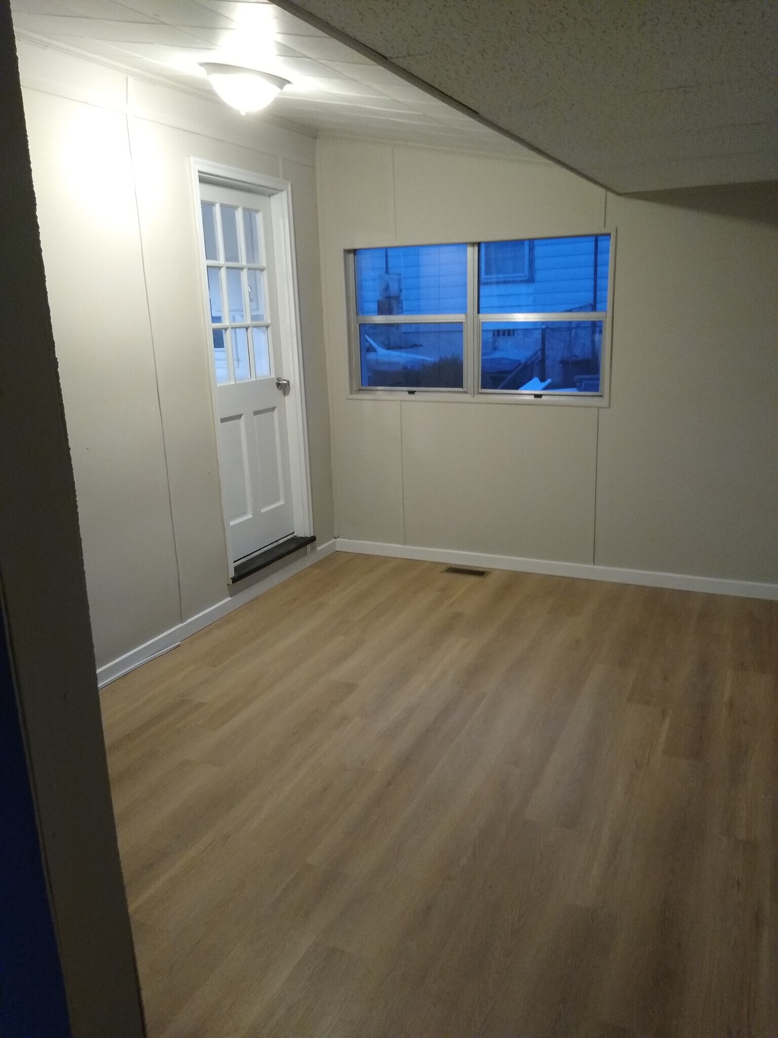 Building Photo - 1627 Browns Ave